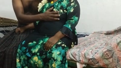 தர்மபுரி பிக் சூத்து ஆண்ட்டி டல்கிங் புகக் செய்கிறாள்