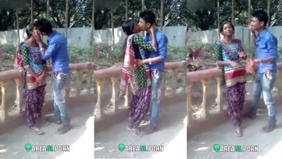 தர்மபுரி காலேஜ் கொப்பிலே வுட்டூர் முத்தம் செய்யும் மாம்ஸ்
