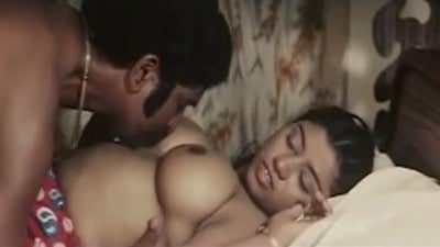 ஸெக்ஸீ பிக் பூப்ஸ் பெண் உடன் காதலன் ஸெக்ஸீ ஊழ் பானும் படம்