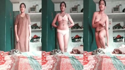 ஹோம்லி தமிழ் கேர்ள் மஸ்துரிபாஷன் செய்ய பிரேபாரே ஆகும் வீடியோ